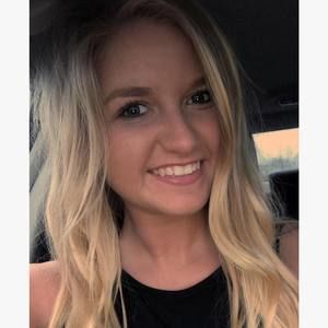 Meet your Posher, Chloe